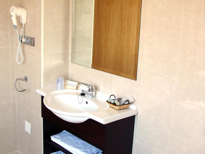 Hotel La Borona Gijón Zimmer foto